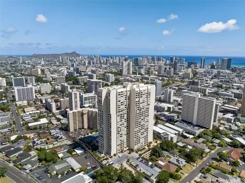 1717 Mott Smith Dr #2209, Honolulu, HI 96822