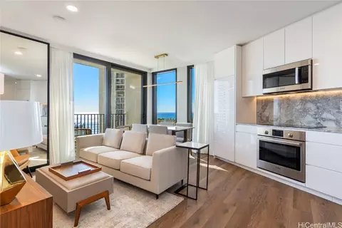 987 Queen St #2100, Honolulu, HI 96814
