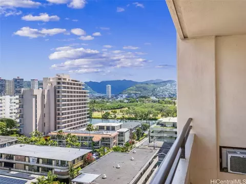 2410 Cleghorn St #1104, Honolulu, HI 96815
