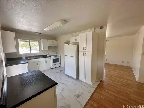 215 Kellog St # -A, Wahiawa, HI 96786