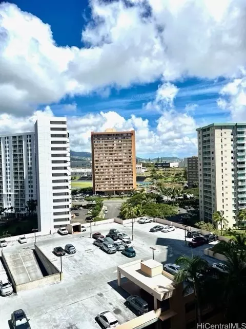 3075 Ala Poha Pl #1401, Honolulu, HI 96818