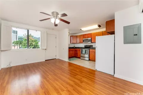 1504 Liholiho St #301, Honolulu, HI 96822