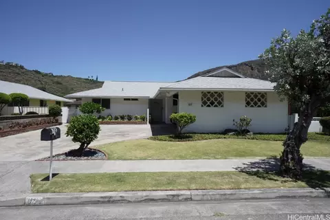 877 Waioli St, Honolulu, HI 96825