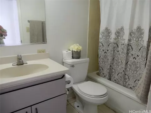 2240 Kuhio Ave #2805, Honolulu, HI 96815