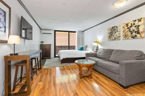 2425 Kuhio Ave #203, Honolulu, HI 96815