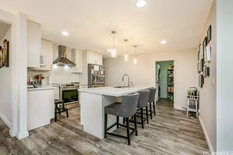 1085 Lunaai St, Kailua, HI 96734