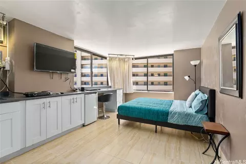 444 Niu St #903, Honolulu, HI 96815