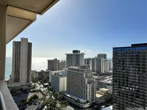 2410 Cleghorn St #3101, Honolulu, HI 96815