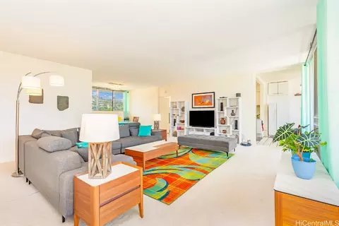 1722 Makiki St #702, Honolulu, HI 96822