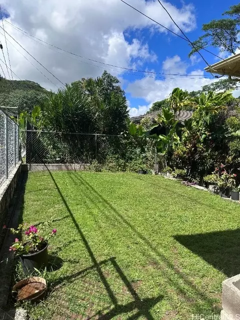 3079 Numana Rd, Honolulu, HI 96819