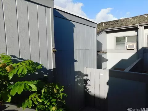 98-1453 Kaahumanu St #D214, Aiea, HI 96701