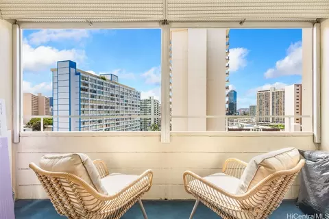 780 Amana St #902, Honolulu, HI 96814