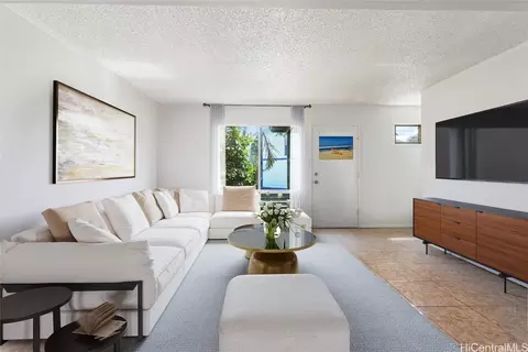 98-1430 Kaahumanu St #E52, Pearl City, HI 96782