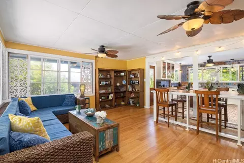 2428 Waiomao Rd, Honolulu, HI 96816
