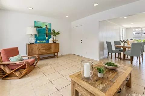 535 Kaimake Loop, Kailua, HI 96734