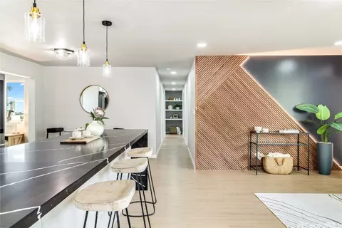2262 Ala Mahamoe St, Honolulu, HI 96819