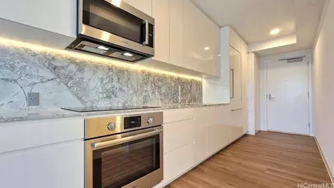 987 Queen St #1005, Honolulu, HI 96814