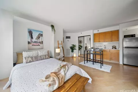 300 Wai Nani Way #1117, Honolulu, HI 96815