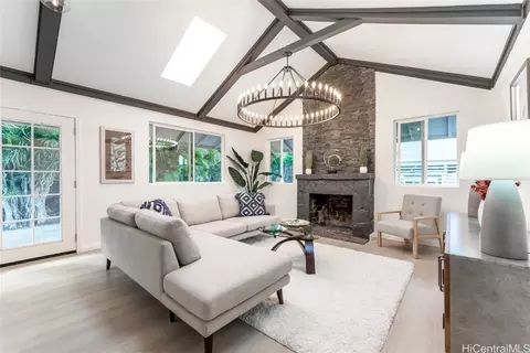 304 Wyllie St, Honolulu, HI 96817