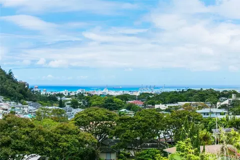 3043 Puiwa Ln, Honolulu, HI 96817