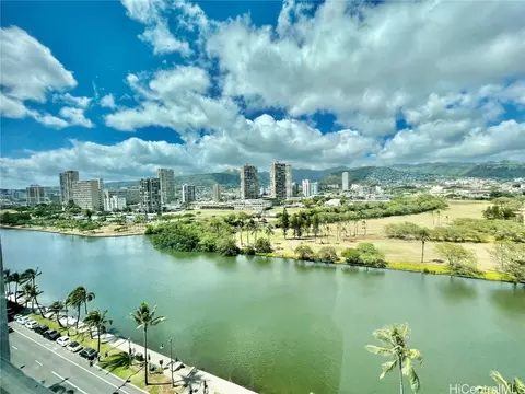 445 Seaside Ave #1601, Honolulu, HI 96815