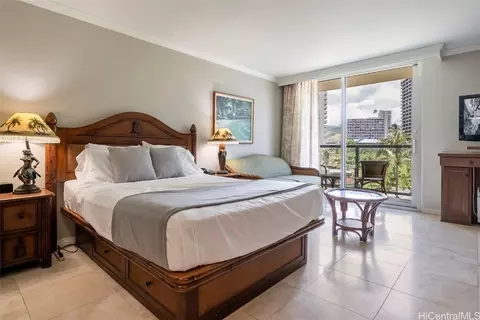 2045 Kalakaua Ave #217, Honolulu, HI 96815