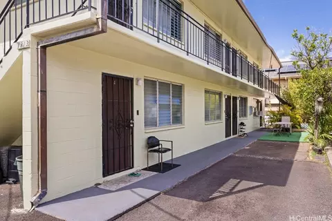 1313 Ahiahi St, Honolulu, HI 96817