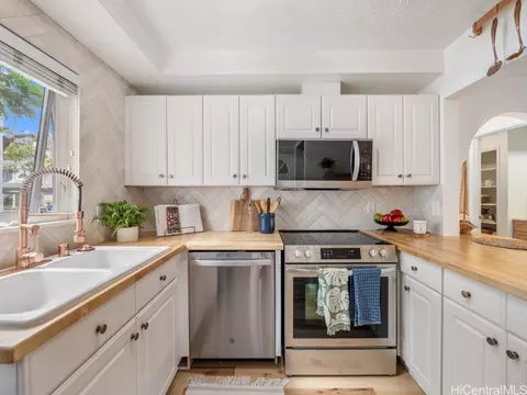355 Aoloa St #J101, Kailua, HI 96734