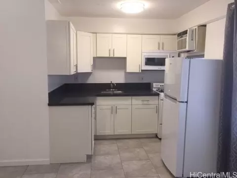 235 Liliuokalani Ave #126, Honolulu, HI 96815