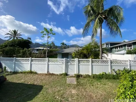 41-912 Laumilo St, Waimanalo, HI 96795