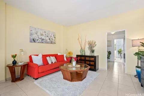 1020 Green St #310-B, Honolulu, HI 96822
