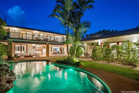 1037 Koloa St, Honolulu, HI 96816