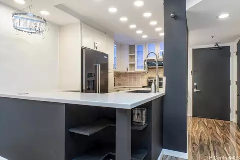 60 N Beretania St #406, Honolulu, HI 96817