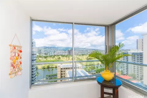 2421 Tusitala St #1601, Honolulu, HI 96815
