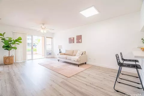 1070 Ala Napunani St #105, Honolulu, HI 96818