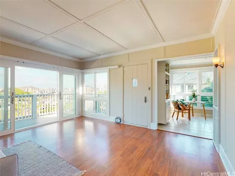 2034 Mott Smith Dr, Honolulu, HI 96822