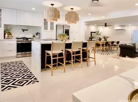 933 Kaipii St, Kailua, HI 96734
