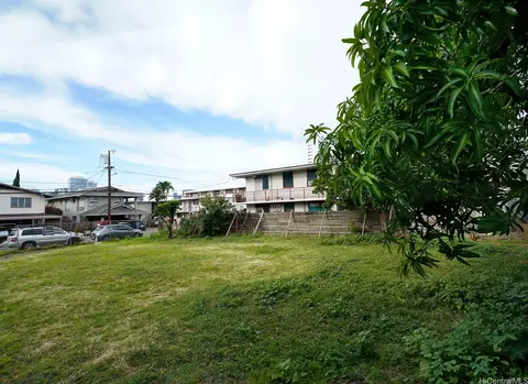 1270 Matlock Ave, Honolulu, HI 96814