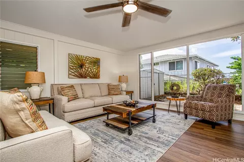 1741 Palamoi St, Pearl City, HI 96782