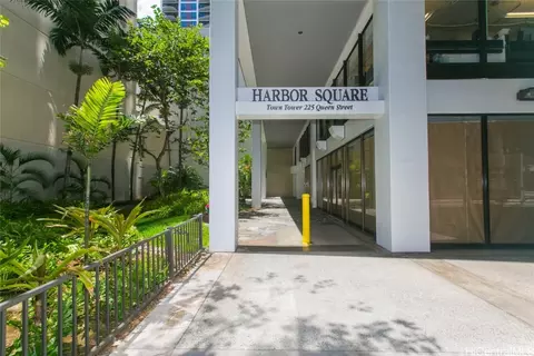 225 Queen St #15A, Honolulu, HI 96813