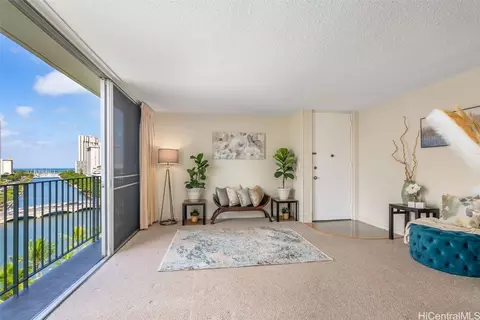 620 Mccully St #1003, Honolulu, HI 96826