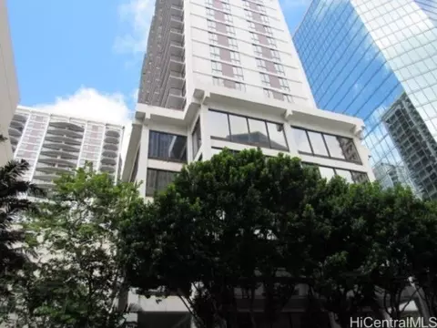 225 Queen St #15D, Honolulu, HI 96813
