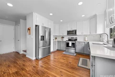 94-504 Meaaina Pl, Waipahu, HI 96797