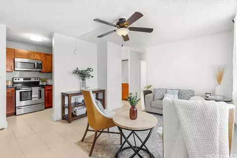 834 Lehua Ave #202, Pearl City, HI 96782