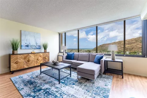 555 Hahaione St #11A, Honolulu, HI 96825