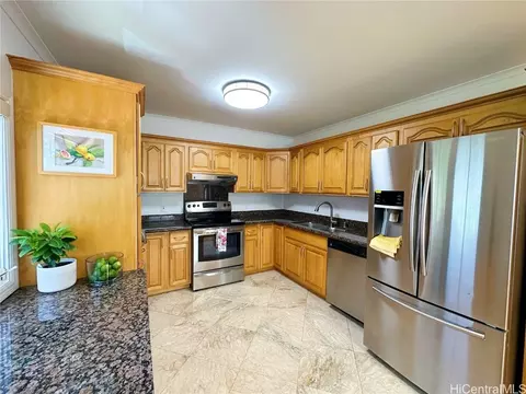 1423 Victoria St #A, Honolulu, HI 96822