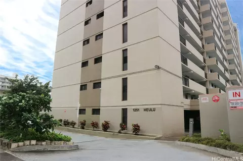 1251 Heulu St #906, Honolulu, HI 96822