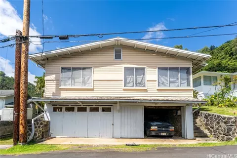 2745 Booth Rd #C, Honolulu, HI 96813