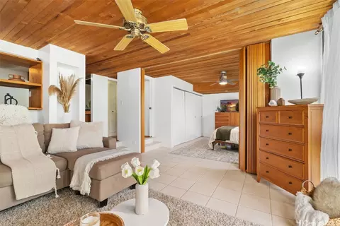 501 Hahaione St #5F, Honolulu, HI 96825