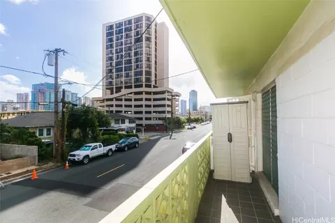 2120 Fern St #101, Honolulu, HI 96826